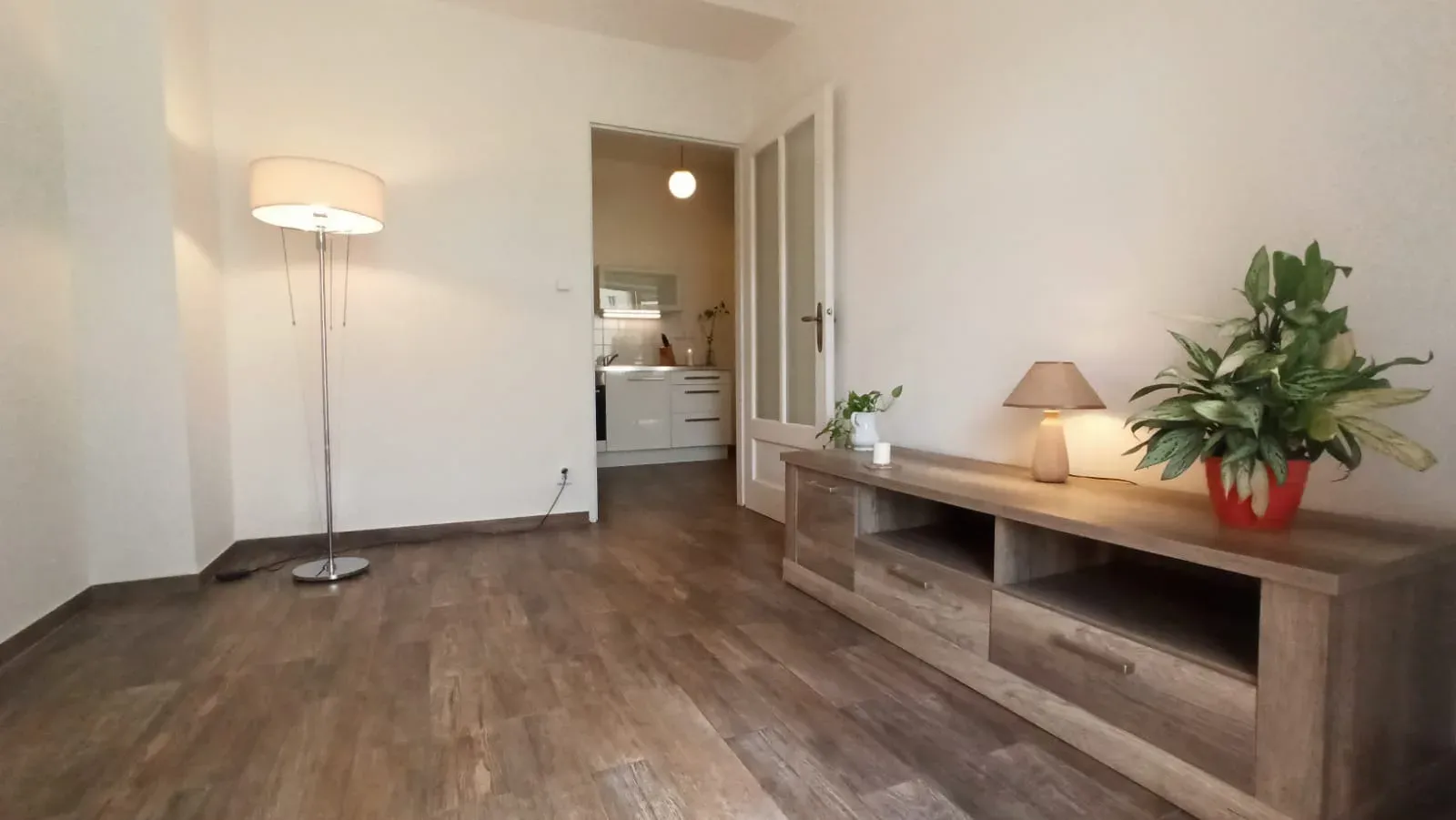 Byt po rekonstrukci 2kk do vnitrobloku se sklepem a balkonem