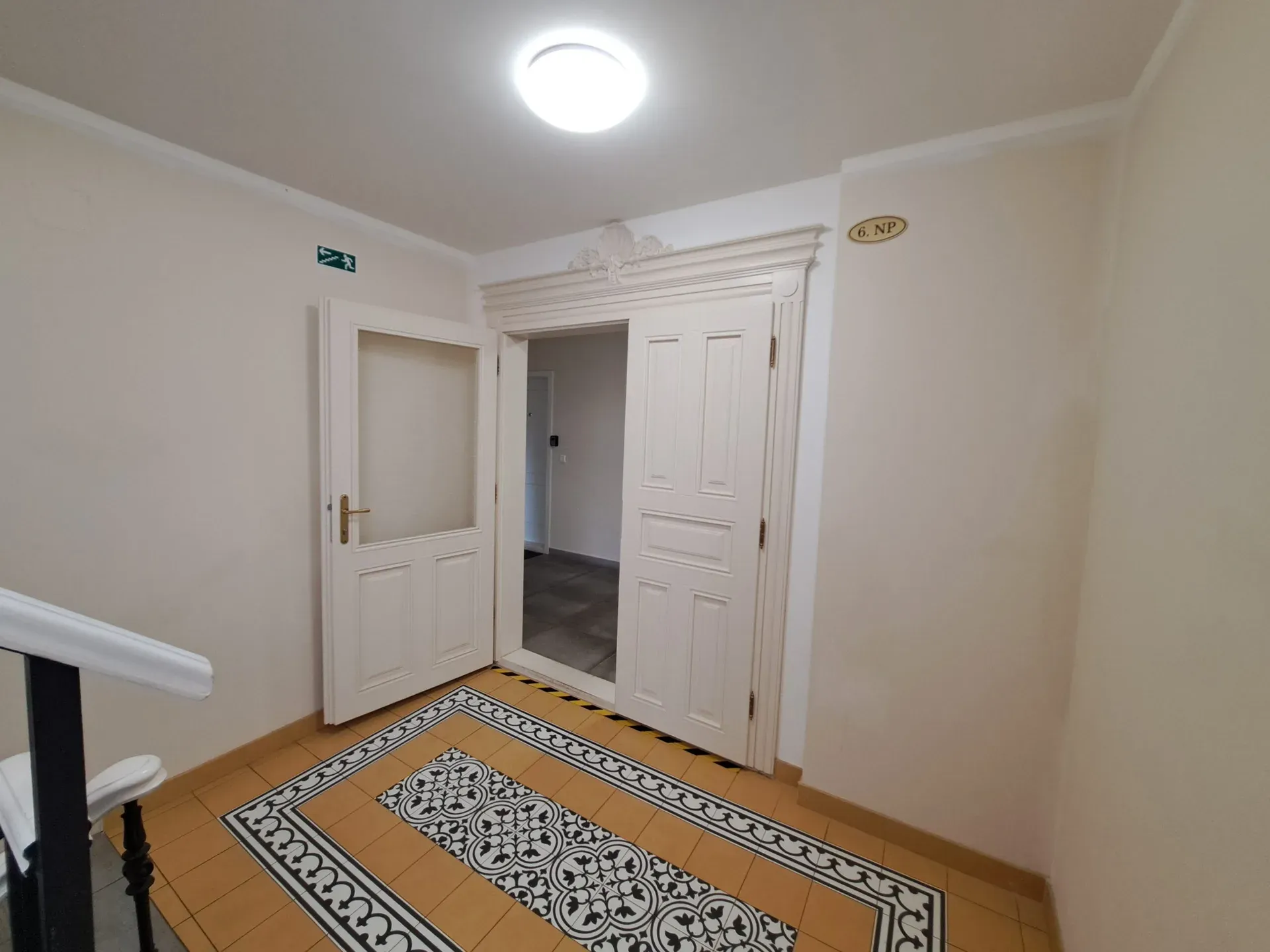 Minibyt v absolutním centru