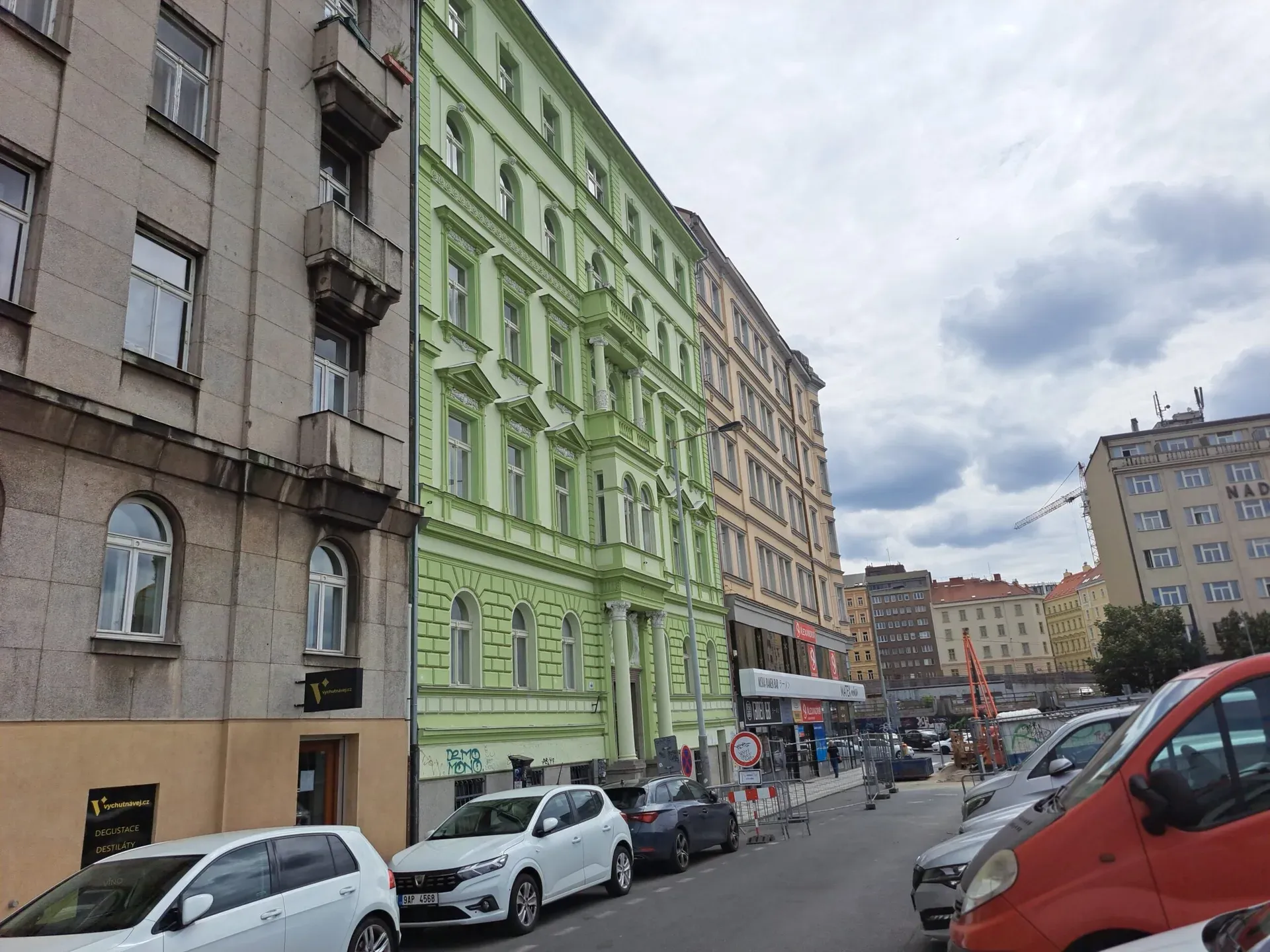 Minibyt v absolutním centru